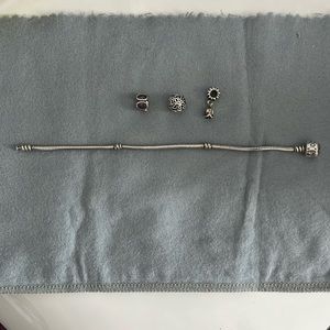 Pandora bracelet (3 charms included)